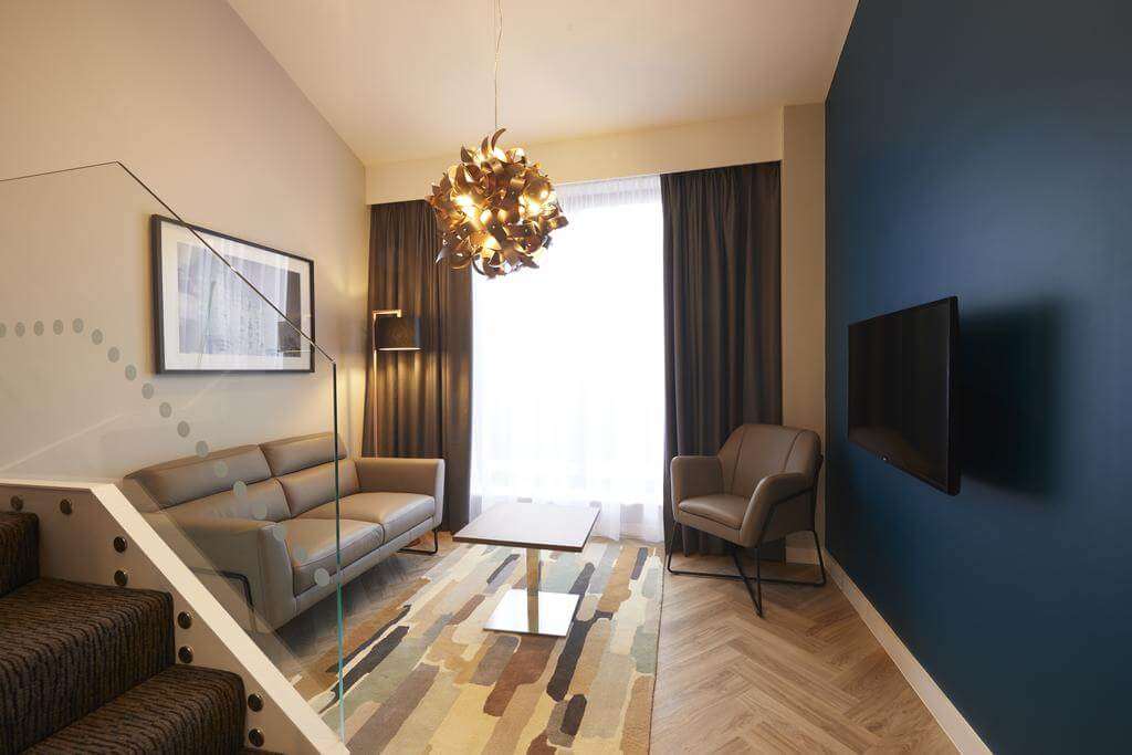 Roomzzz Aparthotel